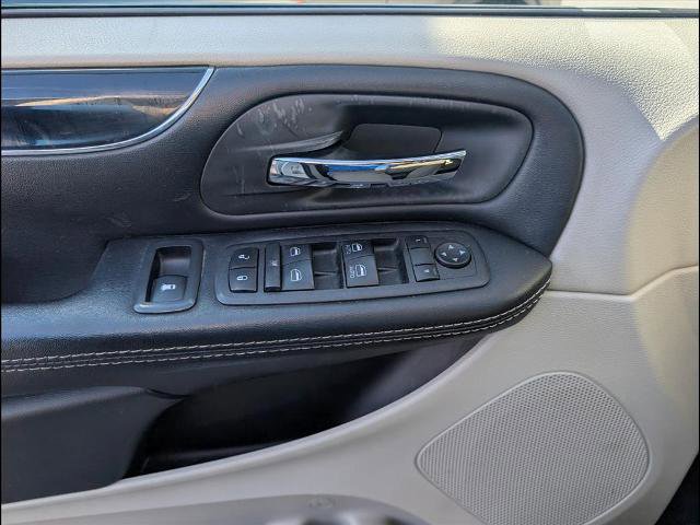 Used 2019 Dodge Grand Caravan SXT w/ Driver Convenience Group image 13