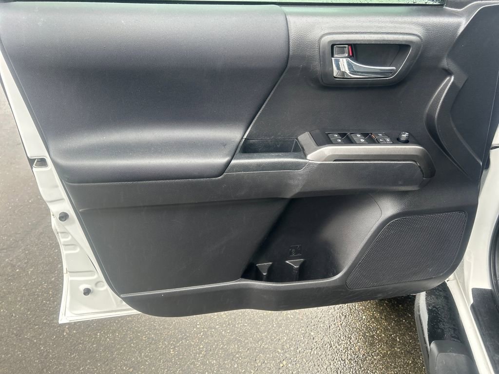 Used 2023 Toyota Tacoma TRD Off-Road image 16