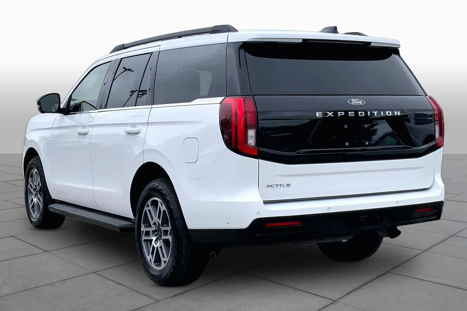 Certified 2025 Ford Expedition Active AWD/4WD image 12