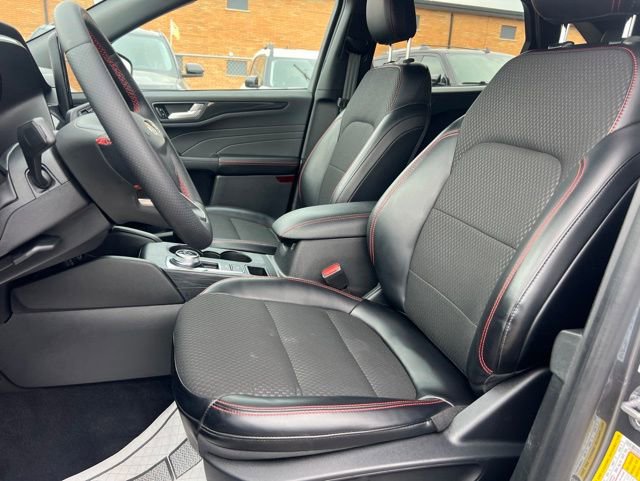 Certified 2024 Ford Escape ST-Line w/ Tech Pack #1 AWD/4WD image 18