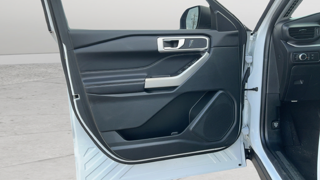 Certified 2021 Ford Explorer XLT RWD image 18