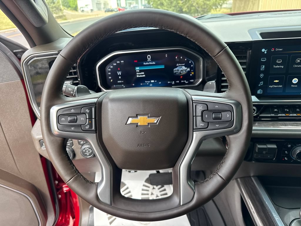 Used 2026 Chevrolet Silverado 1500 LTZ w/ LTZ Convenience Package II AWD/4WD image 17