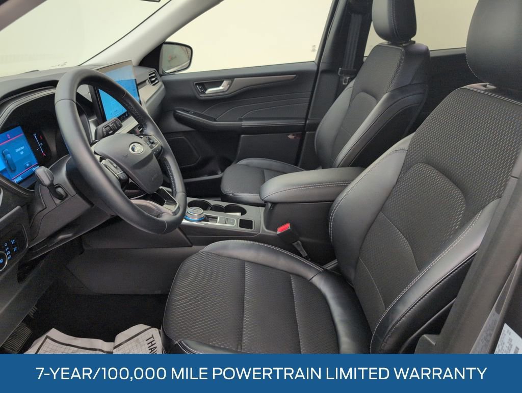 Certified 2025 Ford Escape SE image 10