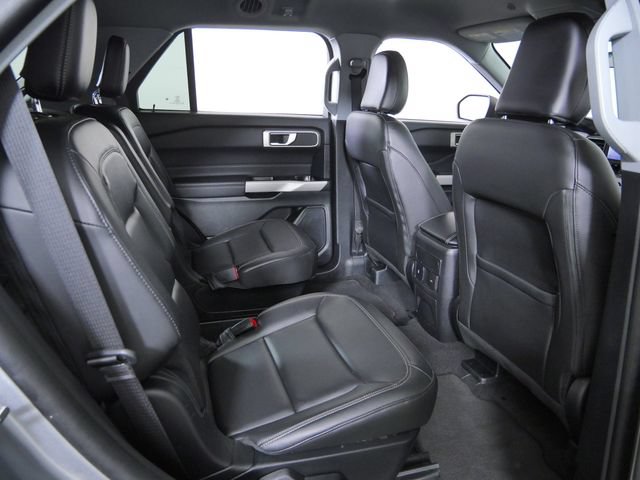Certified 2024 Ford Explorer XLT w/ Equipment Group 202A AWD/4WD image 15