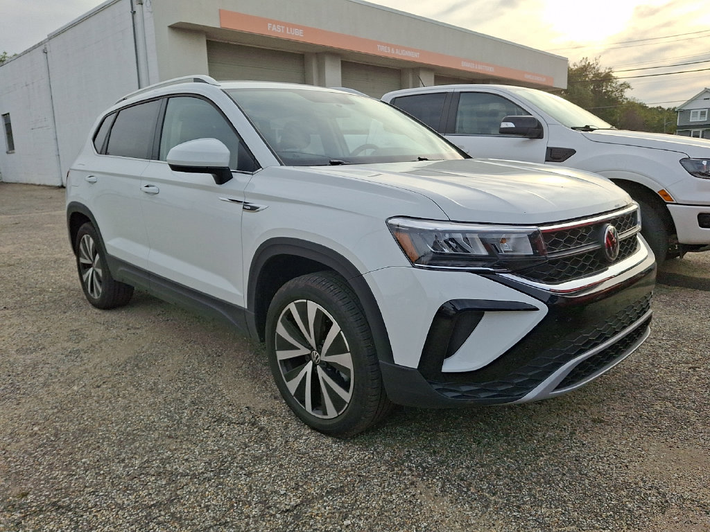 Used 2022 Volkswagen Taos SE AWD/4WD image 3