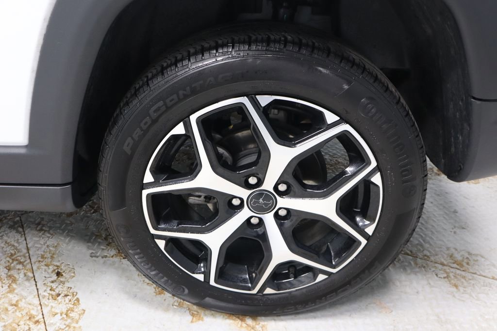 Used 2025 Jeep Compass Limited image 18