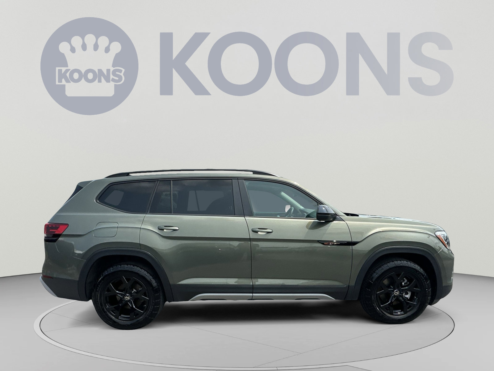 Used 2025 Volkswagen Atlas Peak Edition SE AWD/4WD image 17