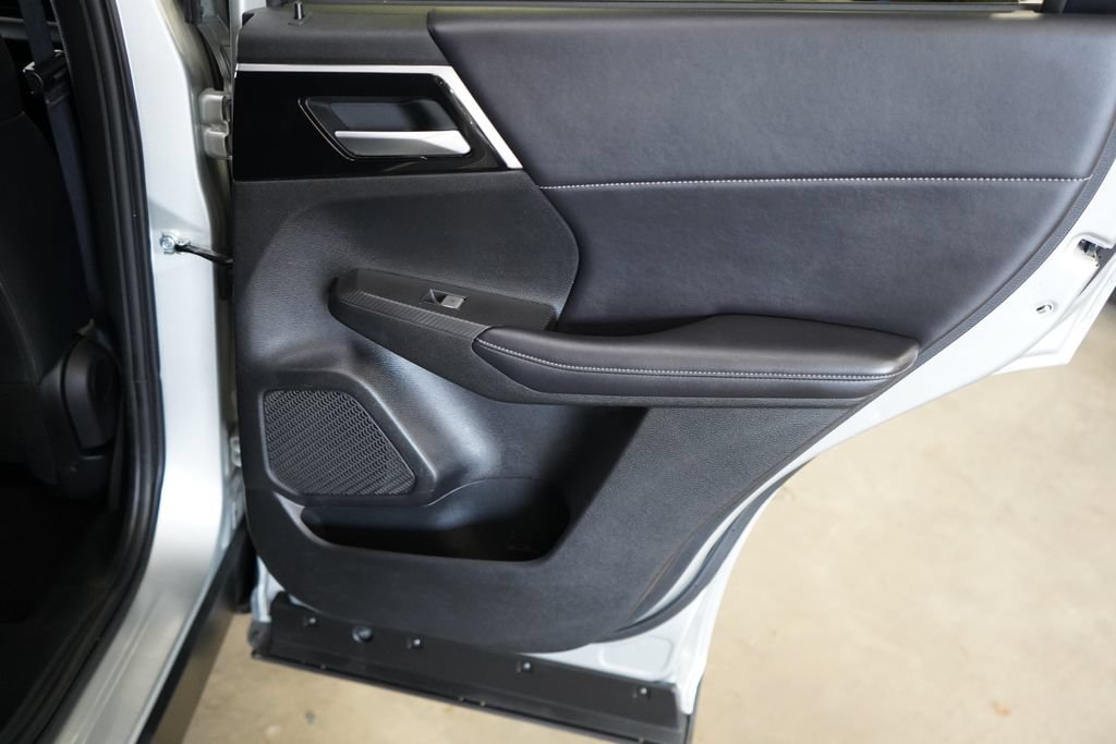 Used 2024 Mitsubishi Outlander SE AWD/4WD image 22