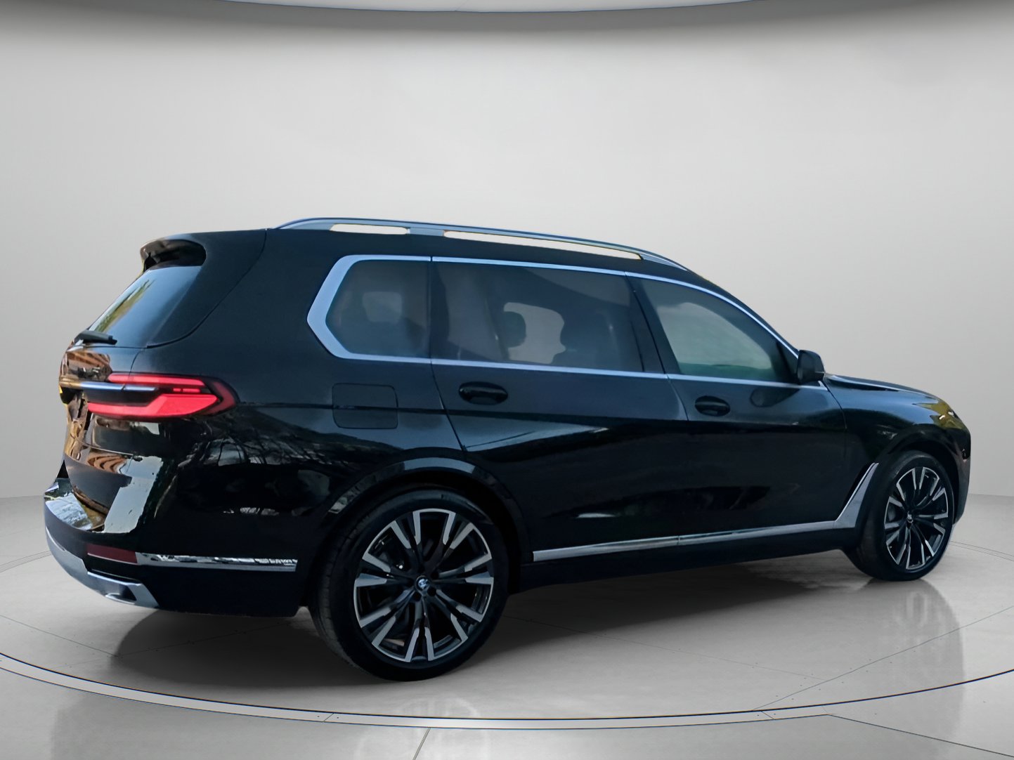 Used 2025 BMW X7 xDrive40i w/ Premium Package AWD/4WD image 29