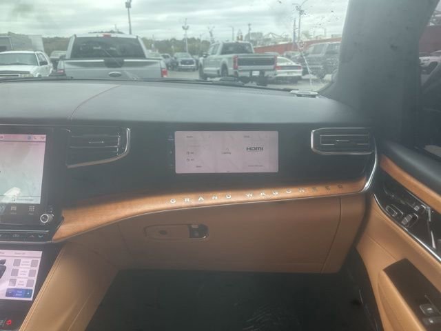 Used 2022 Jeep Grand Wagoneer Series III w/ Rear Seat Video Group 1 image 11