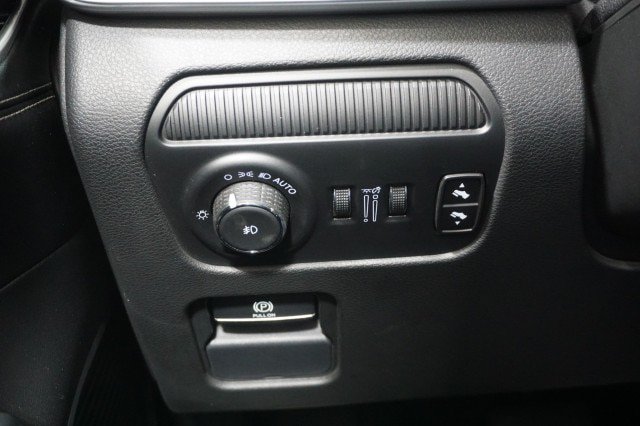 Used 2024 Jeep Wagoneer 4WD image 32