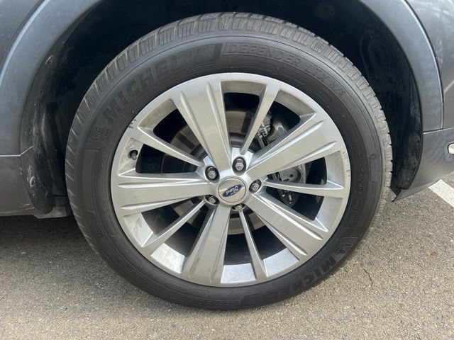 Certified 2018 Ford Explorer Limited FWD image 4