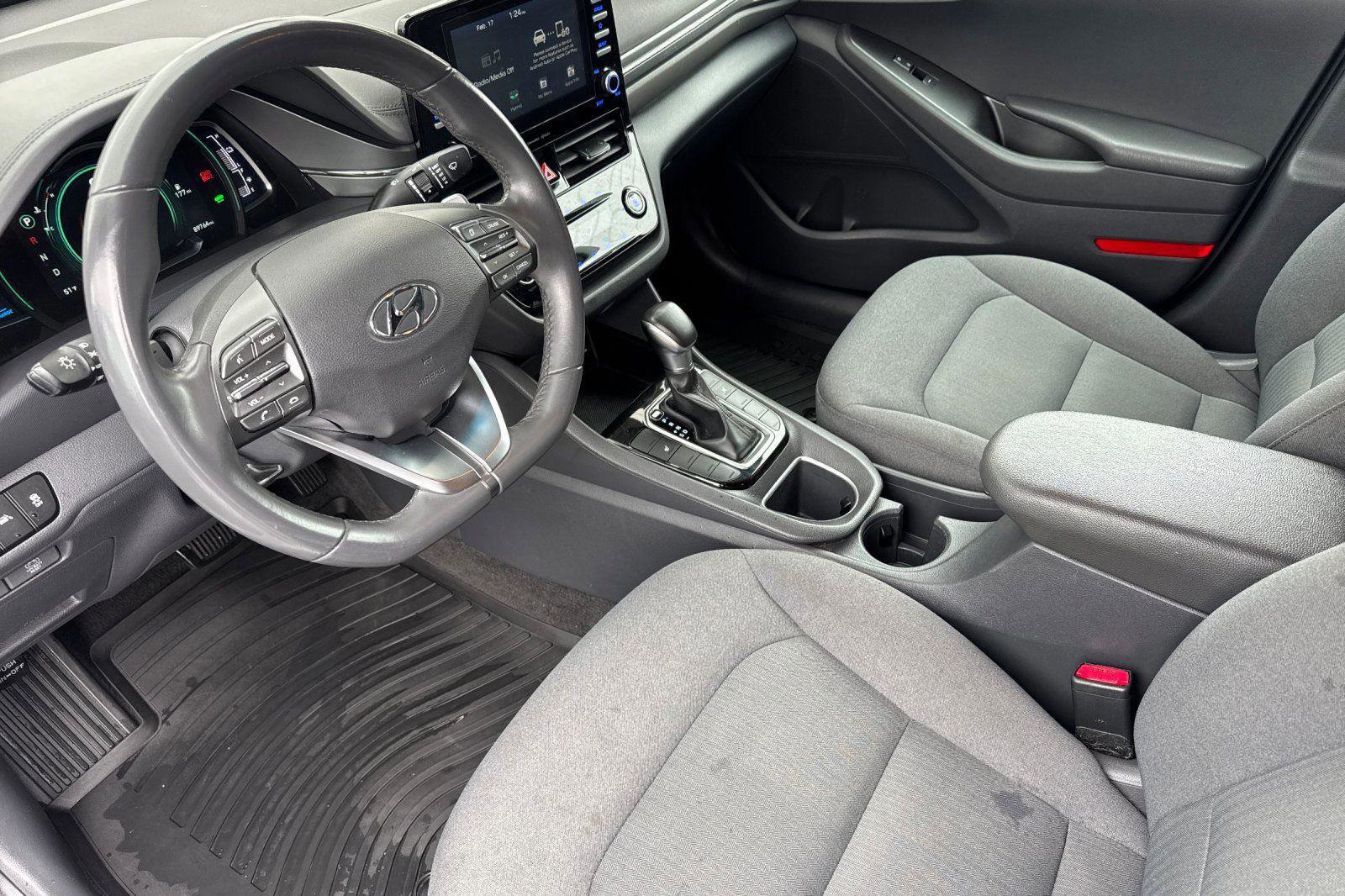 Used 2020 Hyundai Ioniq SE image 9