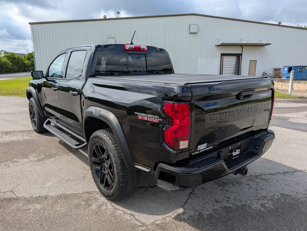 Used 2024 Chevrolet Colorado Trail Boss w/ Technology Package AWD/4WD image 5
