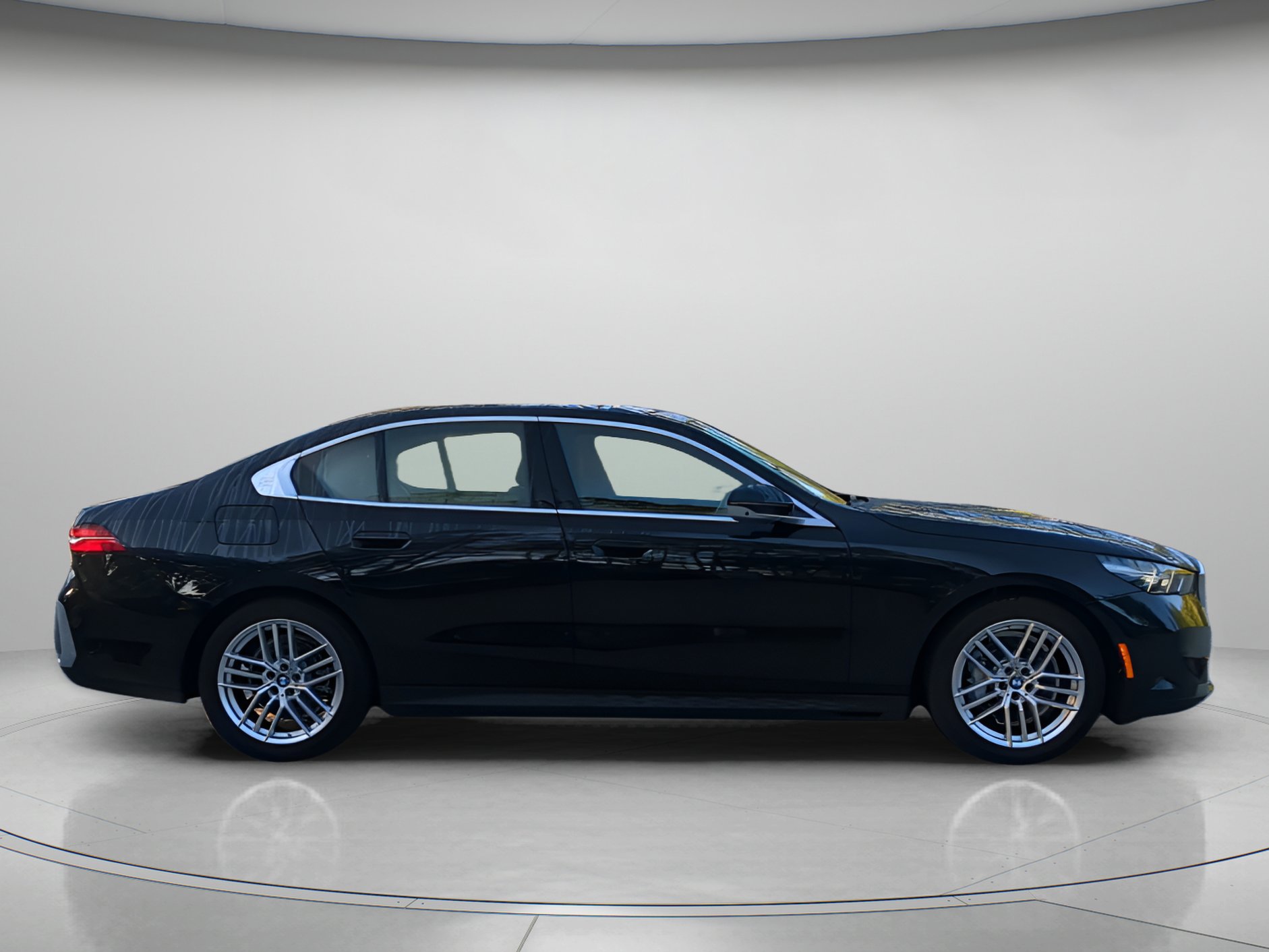 Used 2025 BMW 530i RWD image 39
