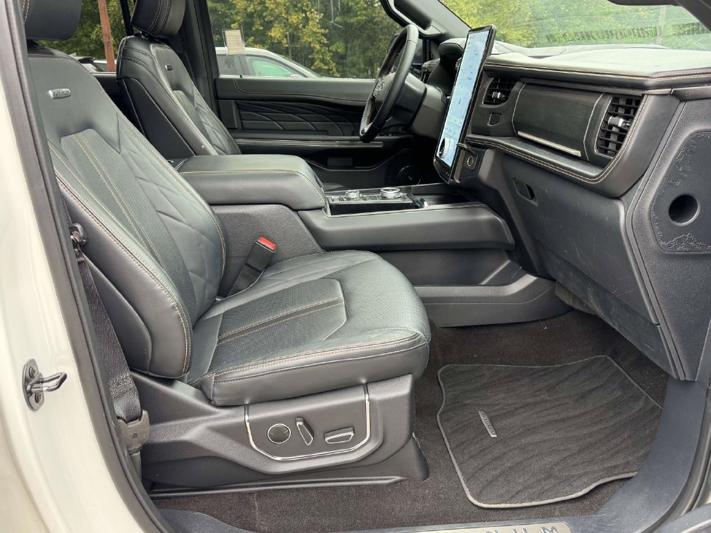 Certified 2023 Ford Expedition Platinum AWD/4WD image 15