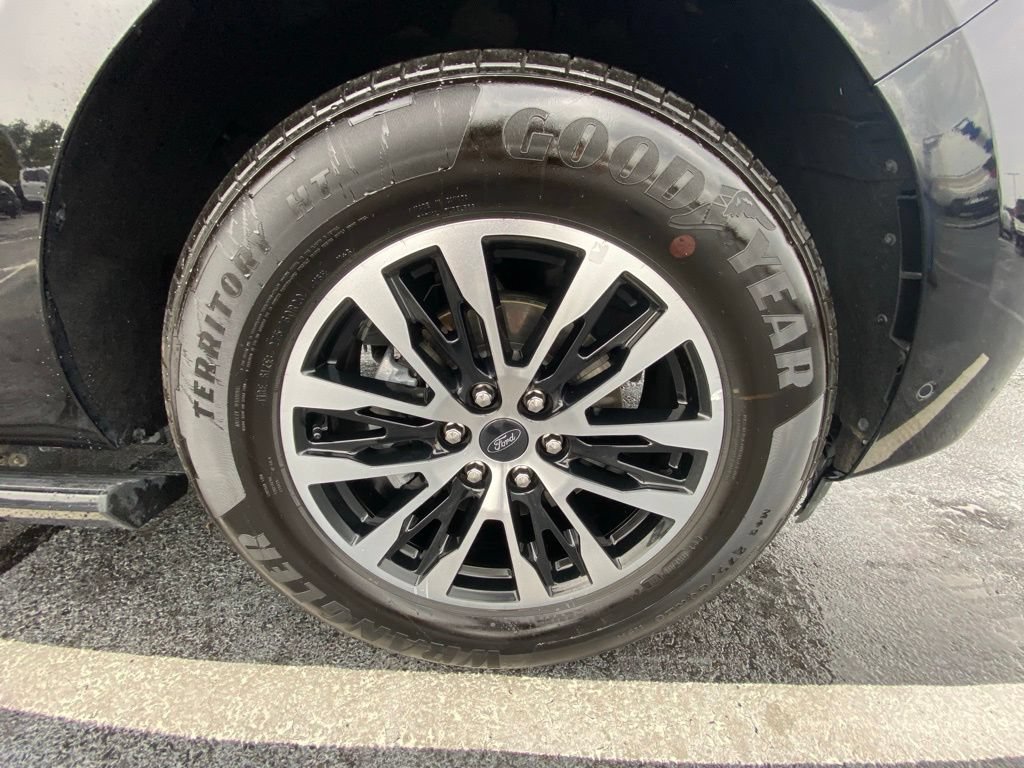 Certified 2025 Ford Expedition Platinum AWD/4WD image 30
