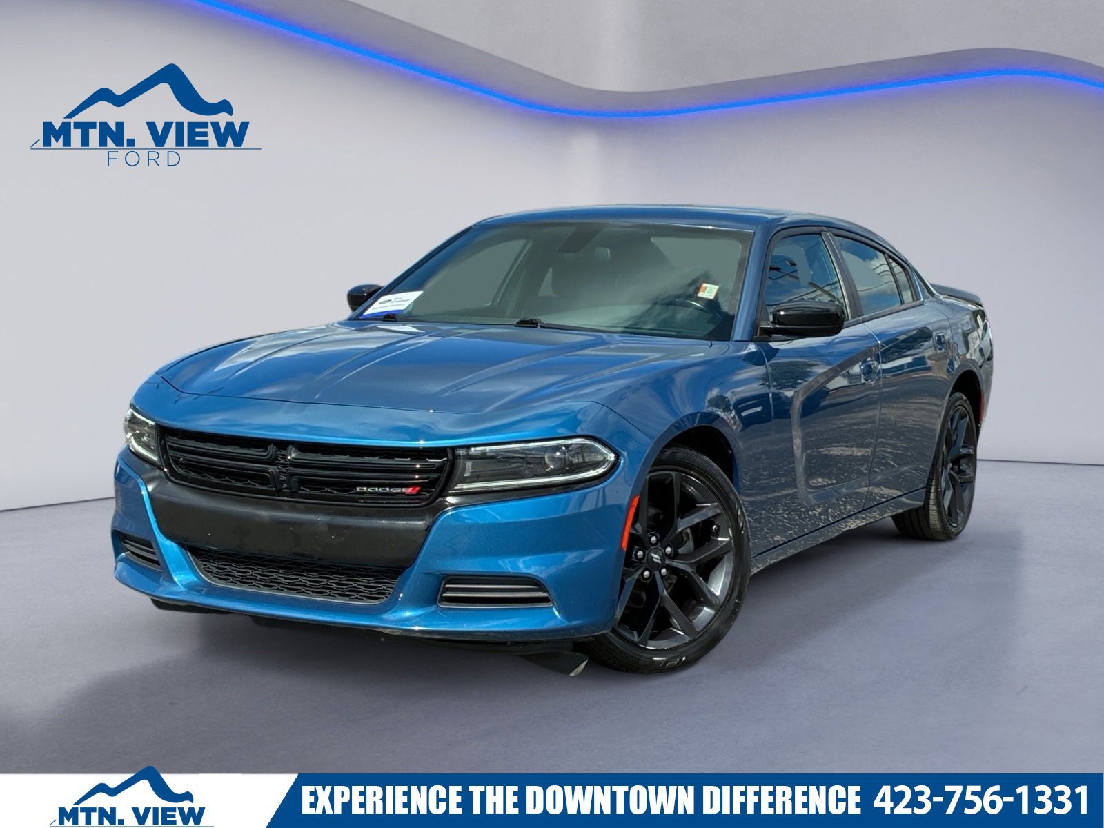 Used 2022 Dodge Charger SXT w/ Blacktop Package RWD image 1
