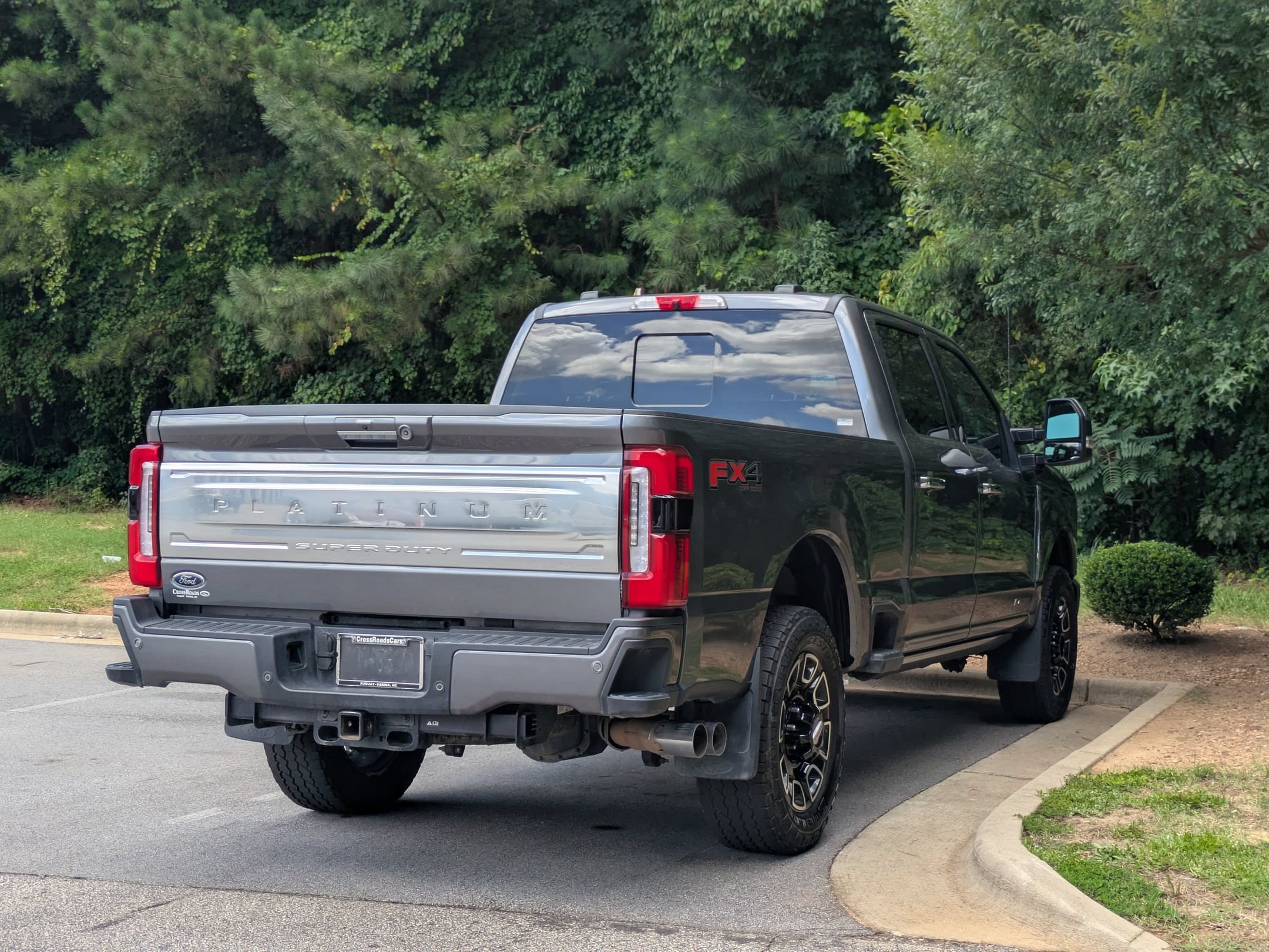 Certified 2024 Ford F250 Platinum w/ FX4 Off-Road Package AWD/4WD image 3