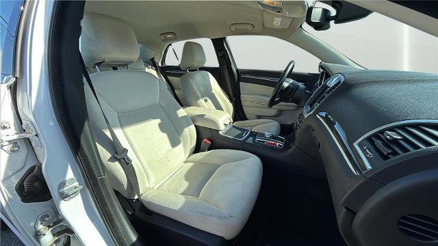 Used 2022 Chrysler 300 Touring image 15