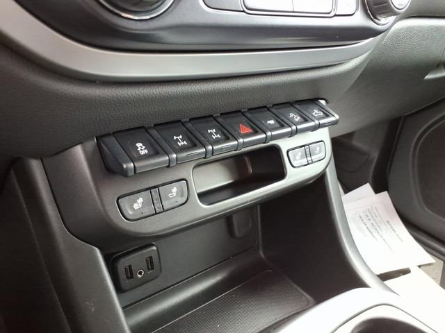 Used 2022 Chevrolet Colorado ZR2 w/ Colorado ZR2 Bison Edition image 29