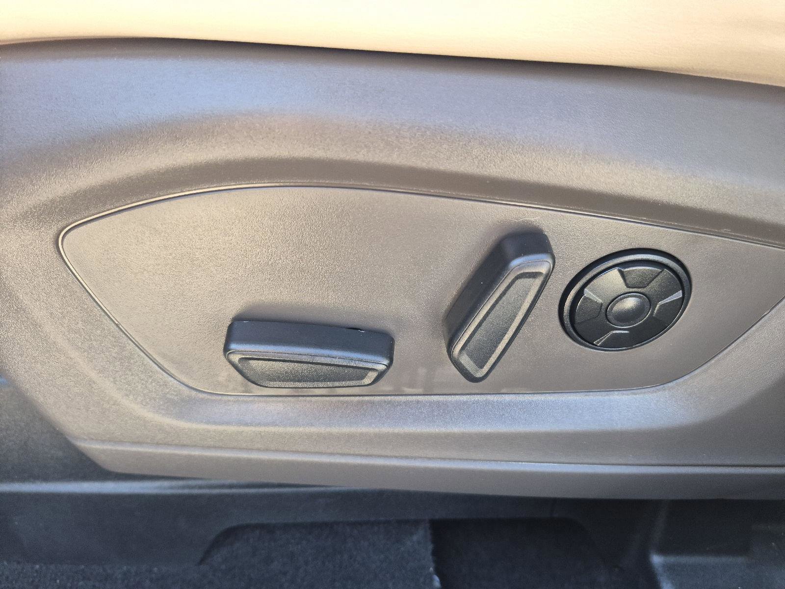 Certified 2021 Ford Explorer Platinum w/ Equipment Group 601A image 11