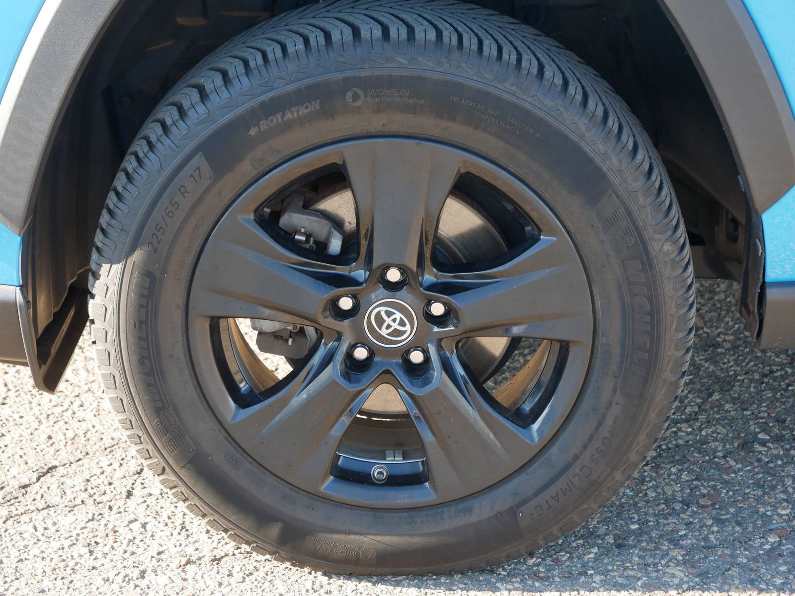 Used 2019 Toyota RAV4 LE w/ Carpet Mat Package AWD/4WD image 11