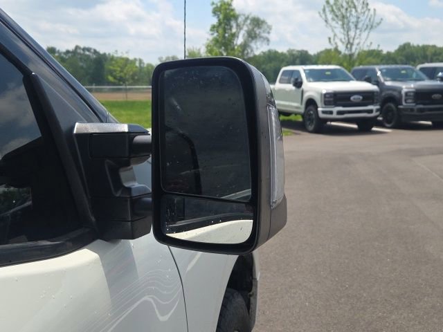Used 2020 Nissan Titan SL w/ Moonroof Package AWD/4WD image 6