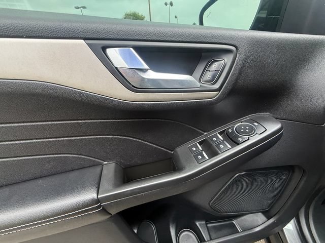 Certified 2021 Ford Escape SE w/ SE Sport Appearance Package FWD image 11