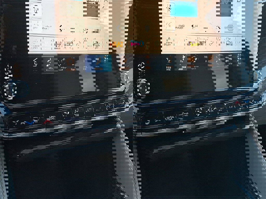 Used 2022 Jeep Wagoneer Series III w/ Premium Group I image 17