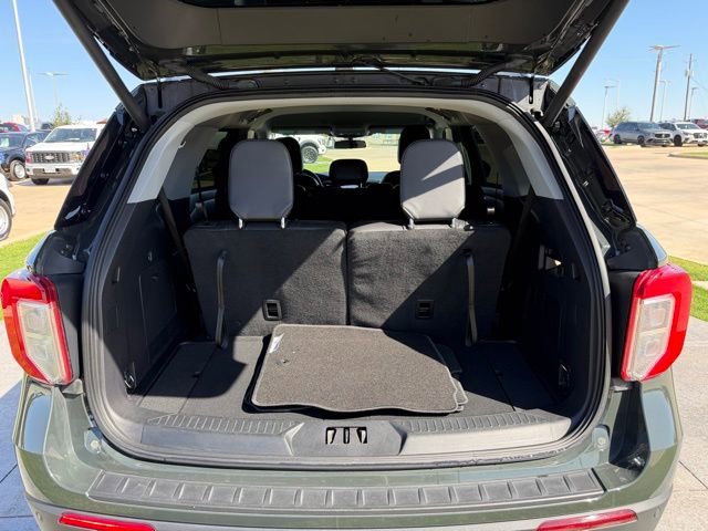 Certified 2022 Ford Explorer XLT w/ Equipment Group 202A image 8