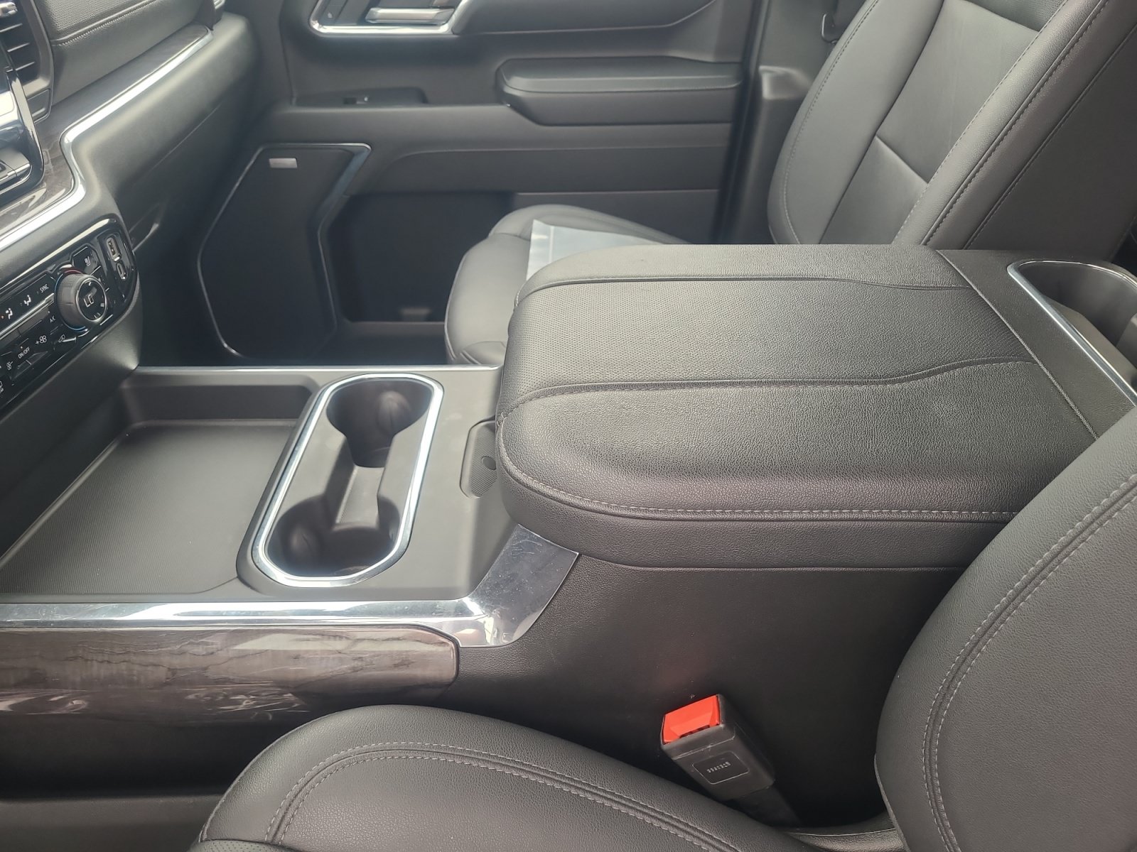 Used 2024 Chevrolet Silverado 2500 LTZ w/ LTZ Plus Package AWD/4WD image 15