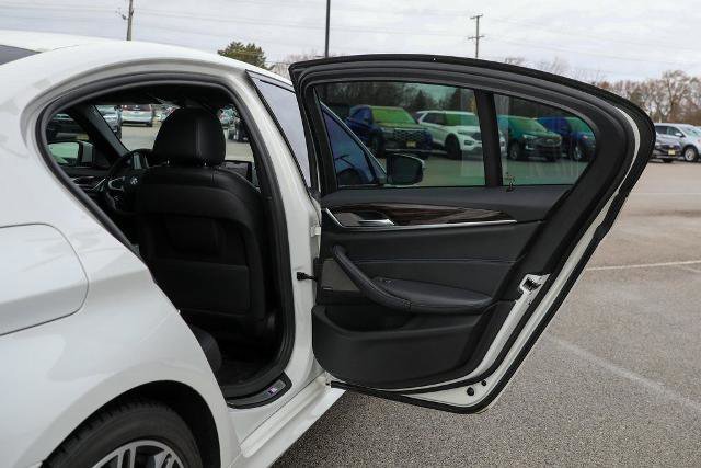Used 2019 BMW 540i xDrive image 31