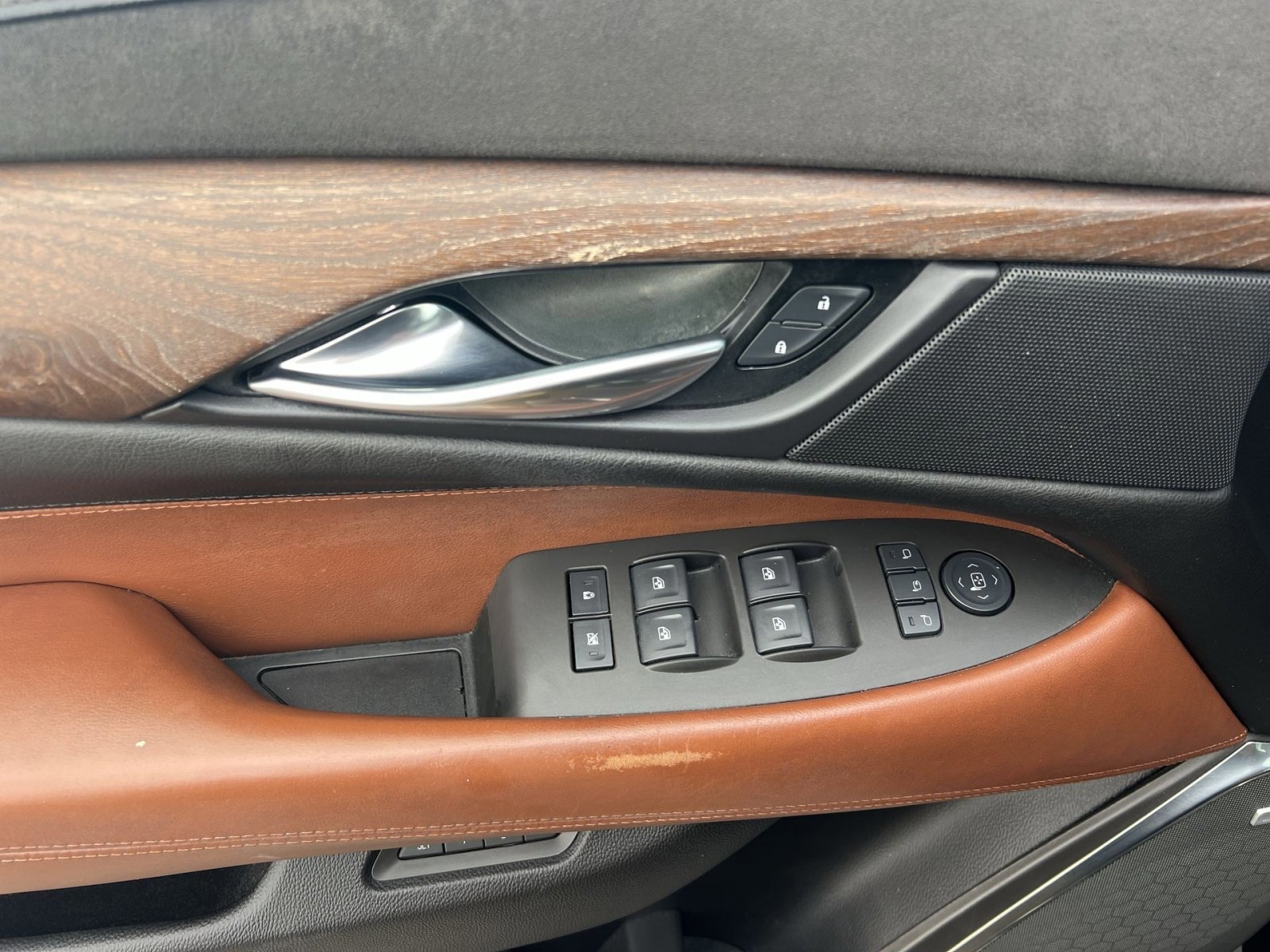 Used 2017 Cadillac Escalade Premium Luxury image 15