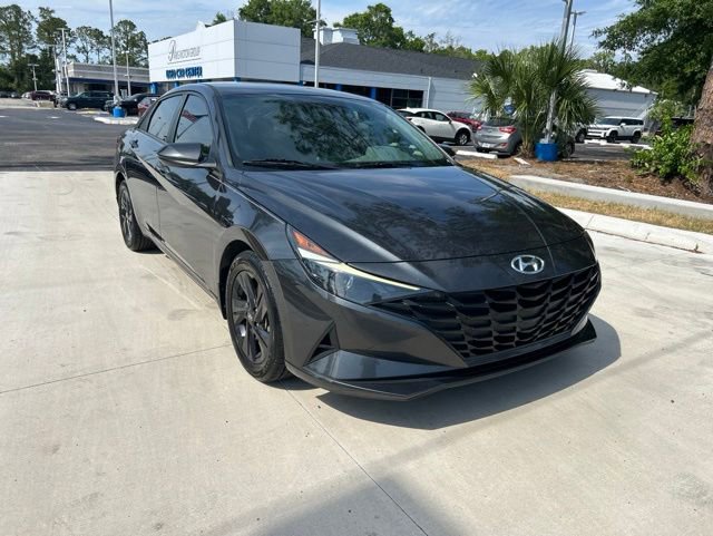 Used 2022 Hyundai Elantra SEL FWD image 2