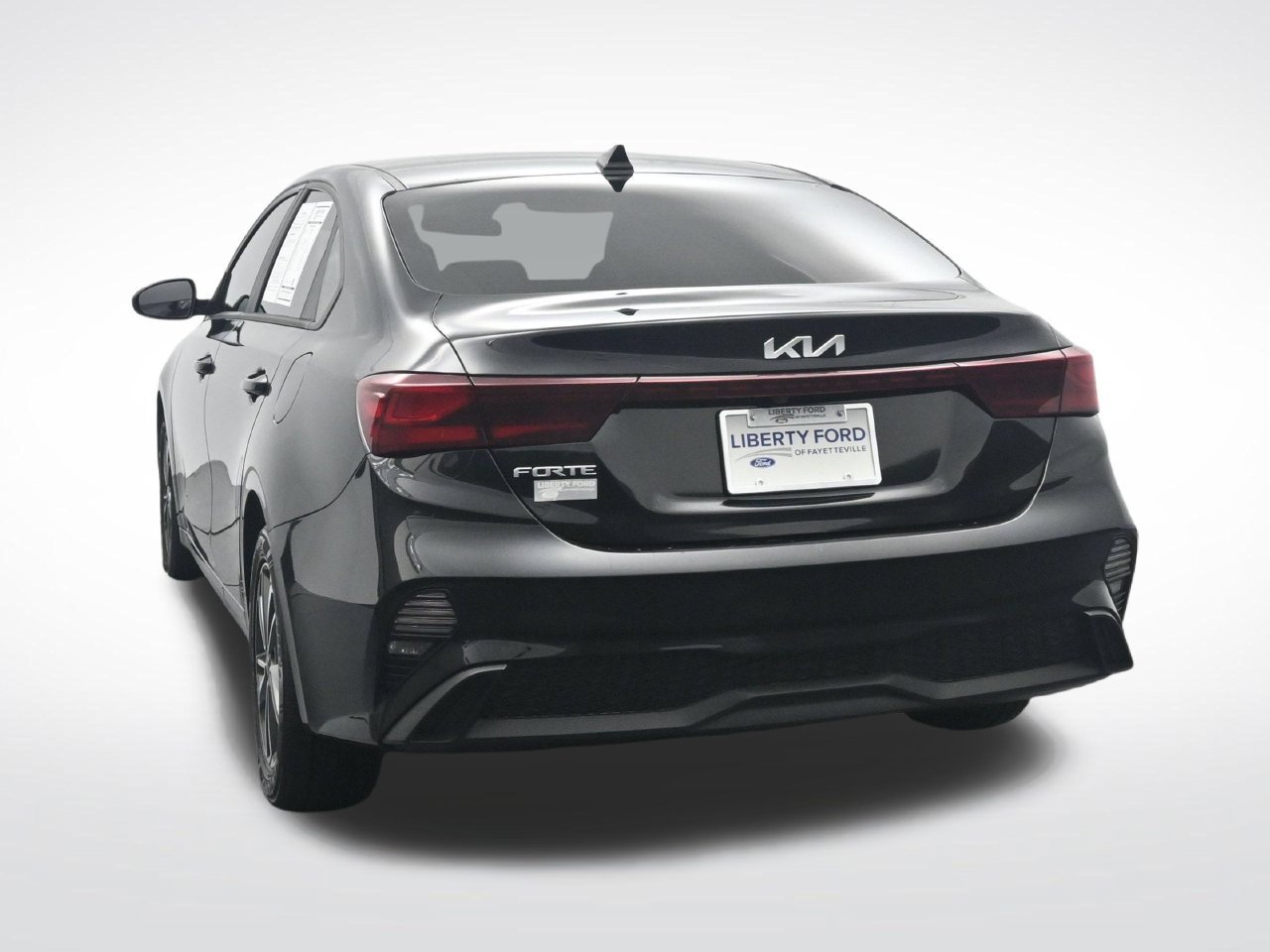 Used 2023 Kia Forte LXS FWD image 9