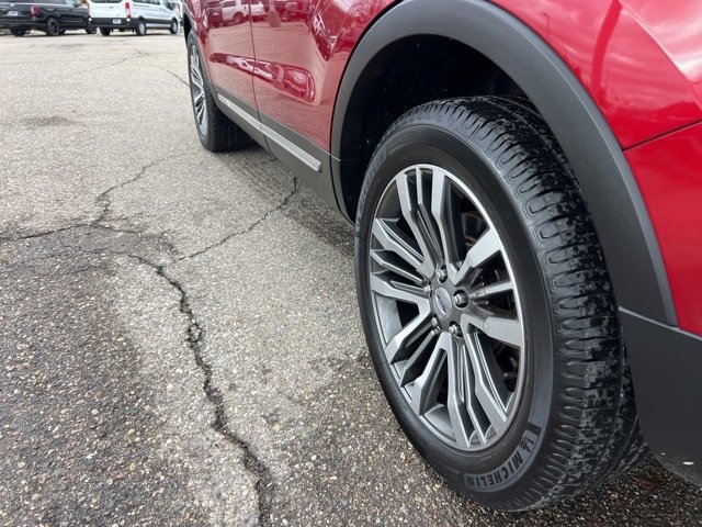 Certified 2018 Ford Explorer Platinum image 29