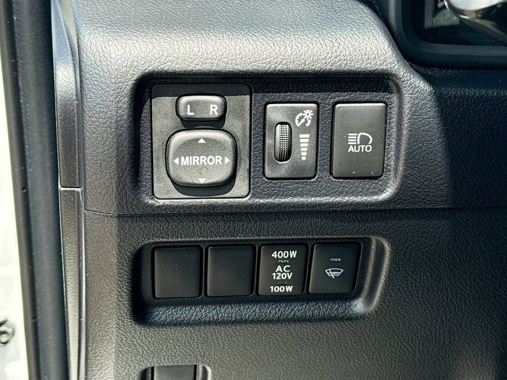 Used 2024 Toyota 4Runner SR5 AWD/4WD image 10