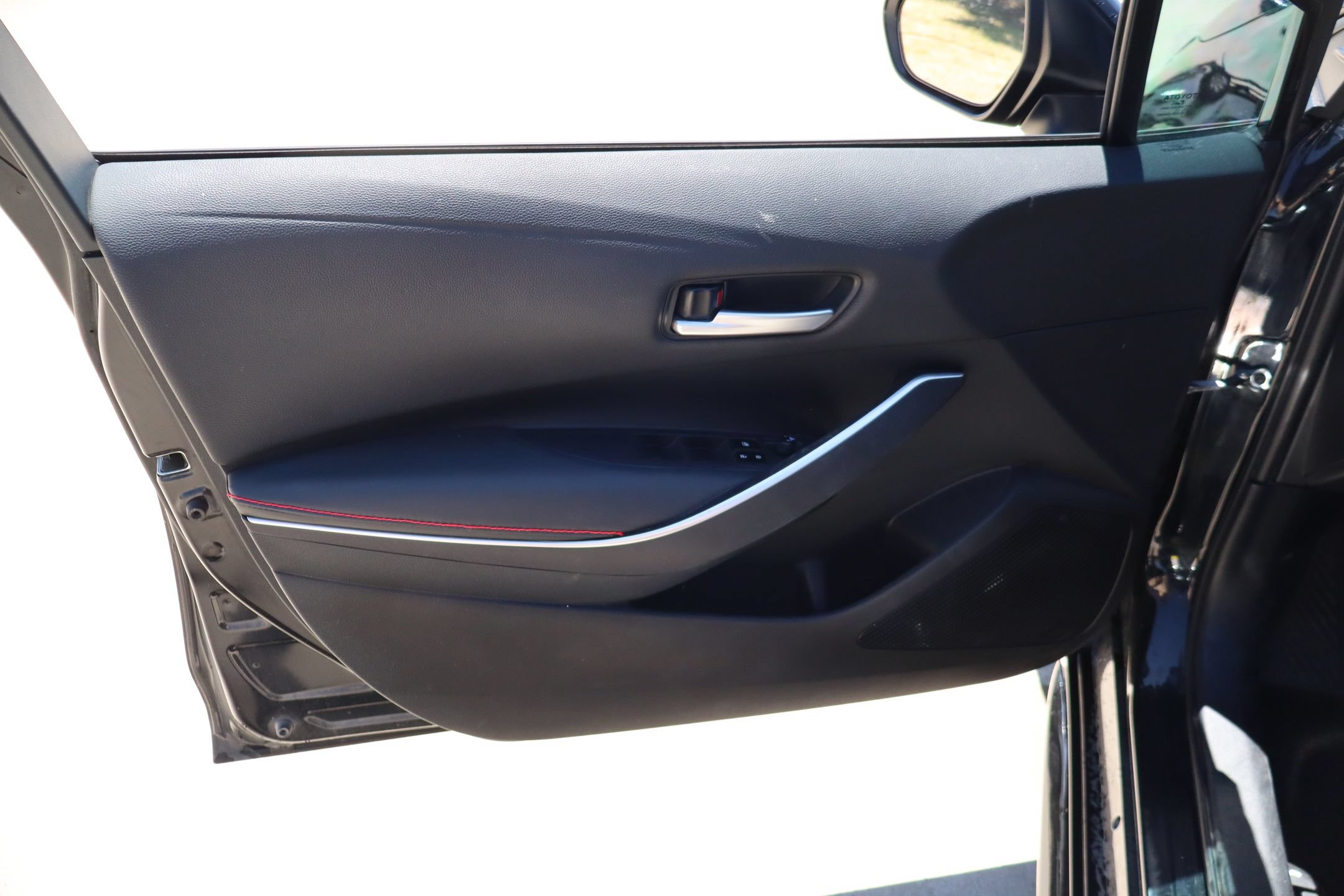 Used 2024 Toyota Corolla SE FWD image 12