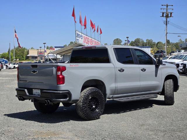 Used 2025 Chevrolet Silverado 1500 Custom Trail Boss w/ LPO, Dark Essentials Package AWD/4WD image 4