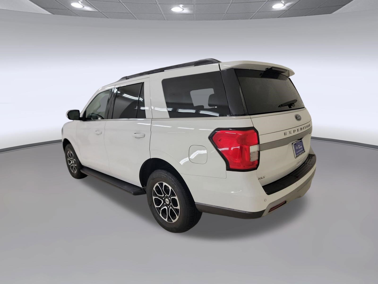 Certified 2024 Ford Expedition XLT AWD/4WD image 3