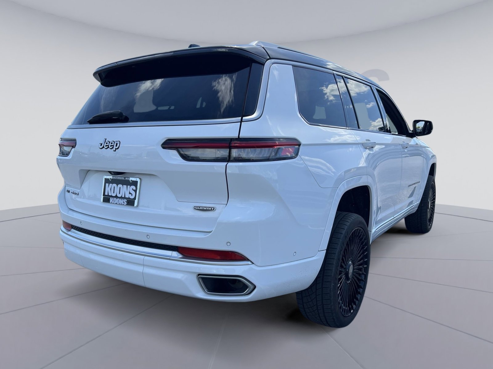 Used 2022 Jeep Grand Cherokee L Summit AWD/4WD image 16