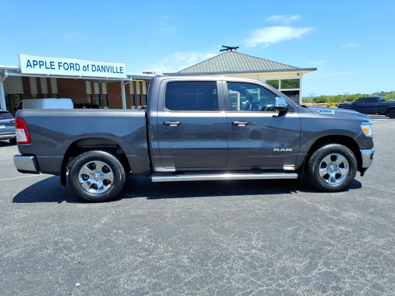 Used 2022 RAM 1500 Big Horn AWD/4WD image 9