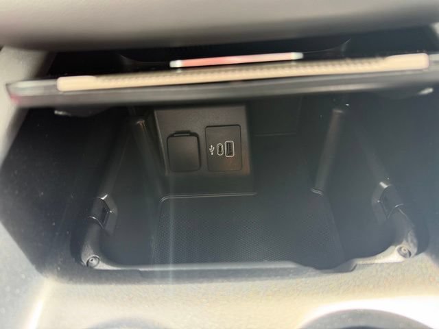 Certified 2025 Ford Explorer Active w/ Active Comfort Package AWD/4WD image 26