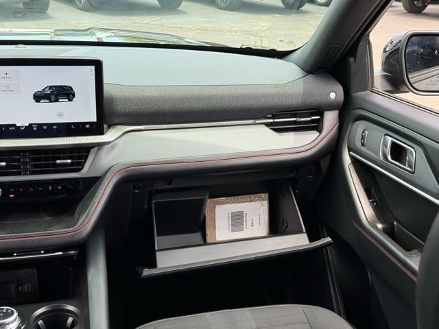 Certified 2025 Ford Explorer ST-Line AWD/4WD image 33