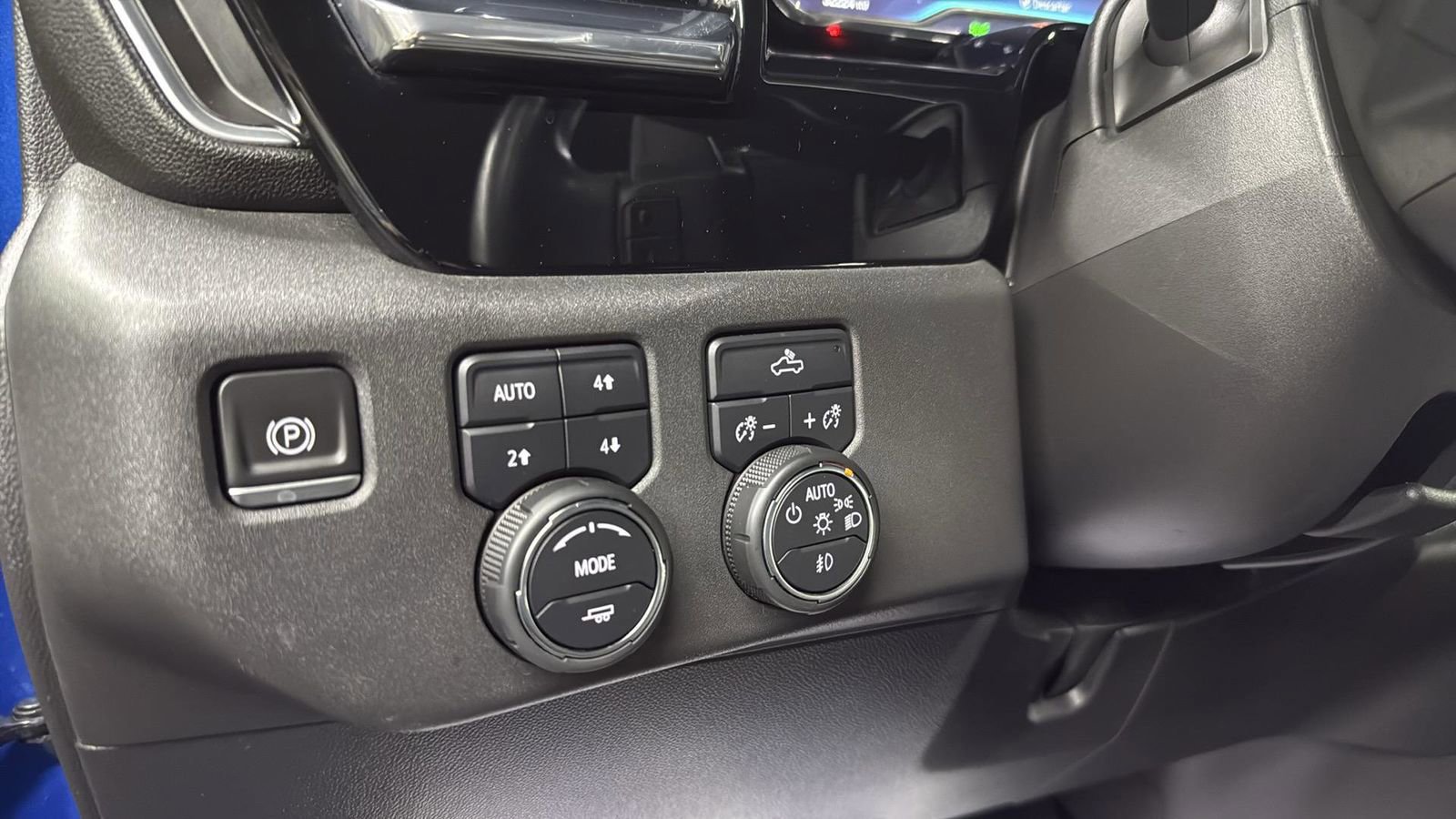 Used 2022 Chevrolet Silverado 1500 LT Trail Boss image 18