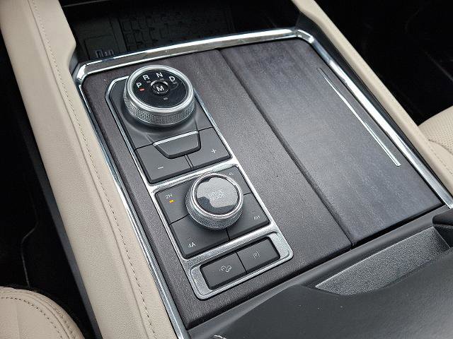 Certified 2022 Ford Expedition Max Platinum image 16