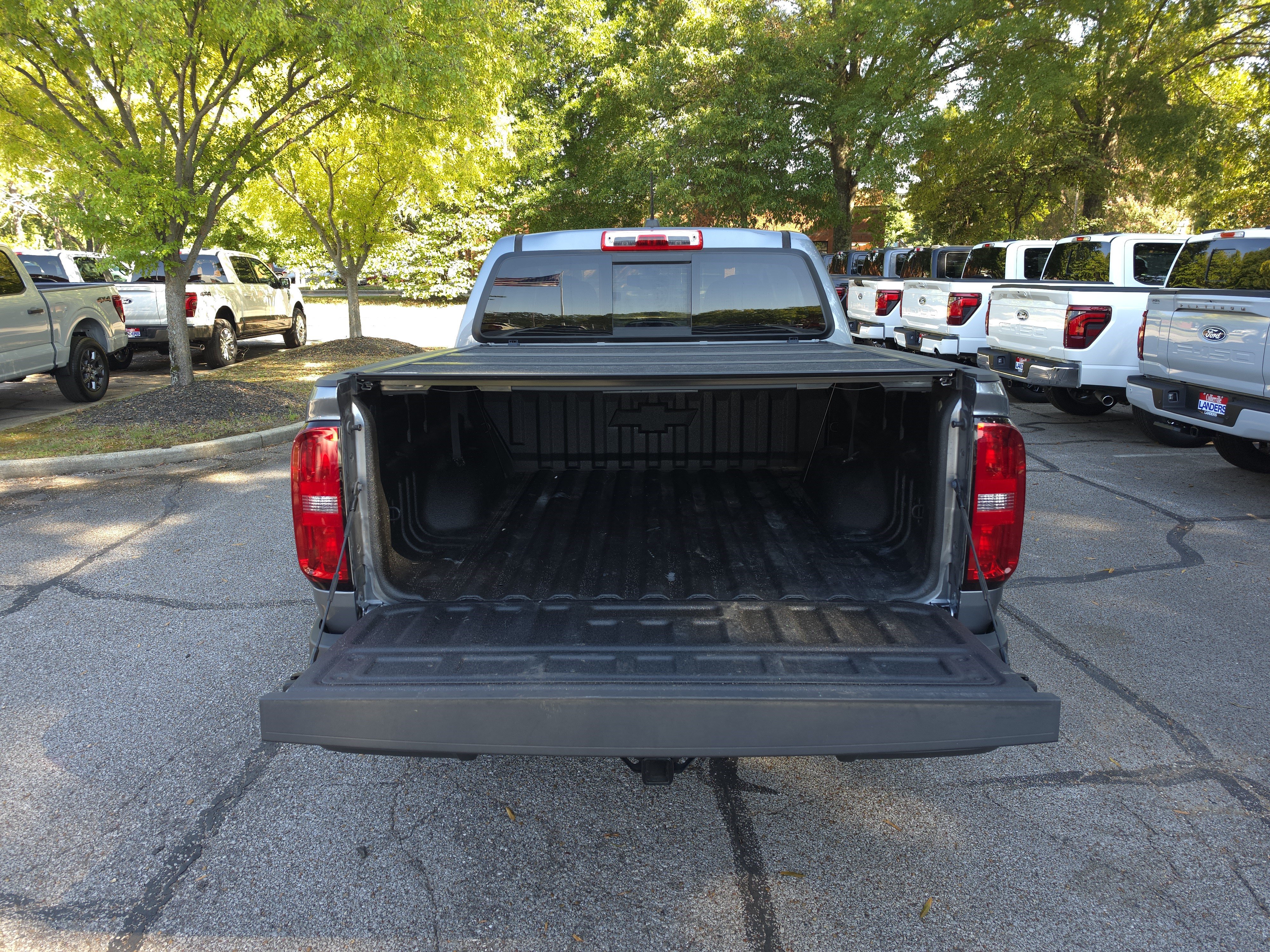 Used 2022 Chevrolet Colorado Z71 AWD/4WD image 15