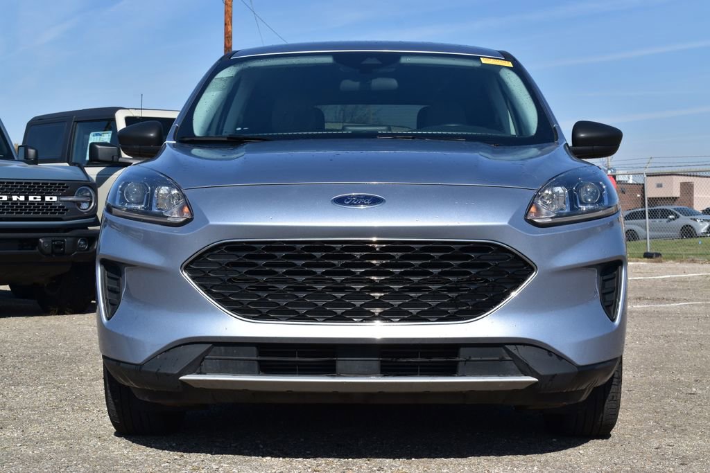 Certified 2022 Ford Escape SE w/ Cold Weather Package image 2