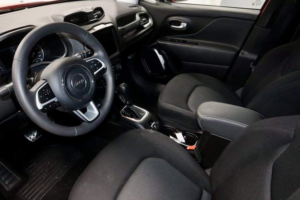 Used 2023 Jeep Renegade Latitude image 23